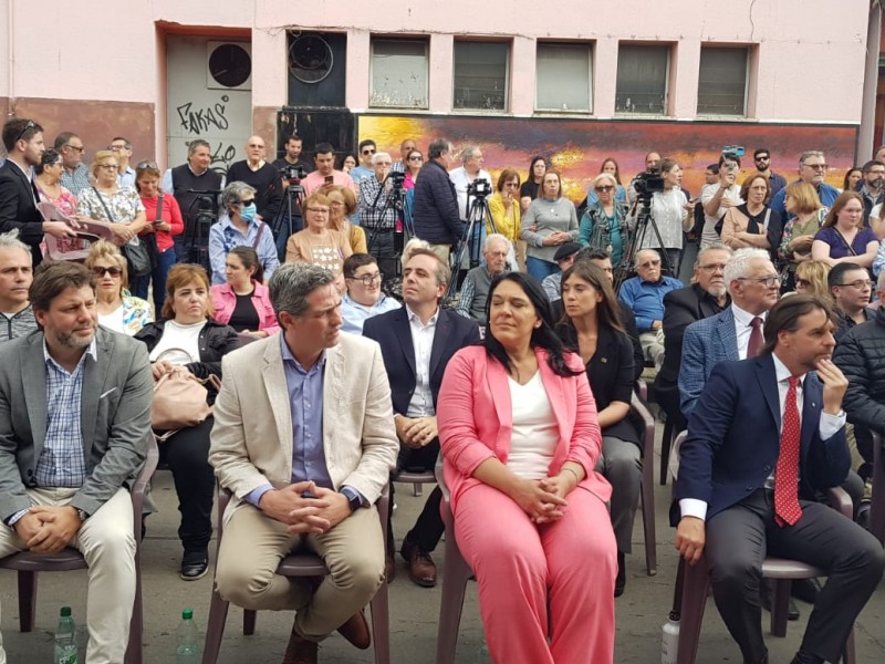 2_autoridades_primera_fila