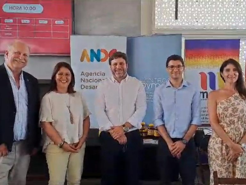 5_autoridades_posando