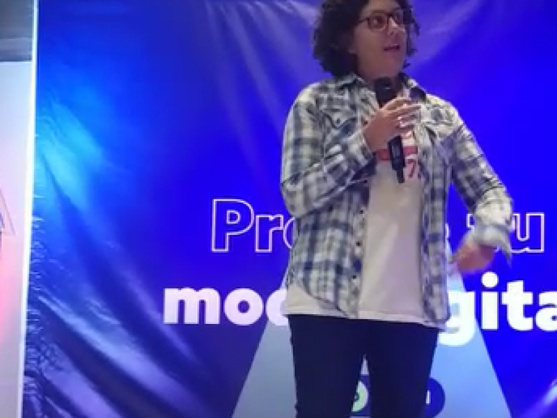 6_Andrea_speaker