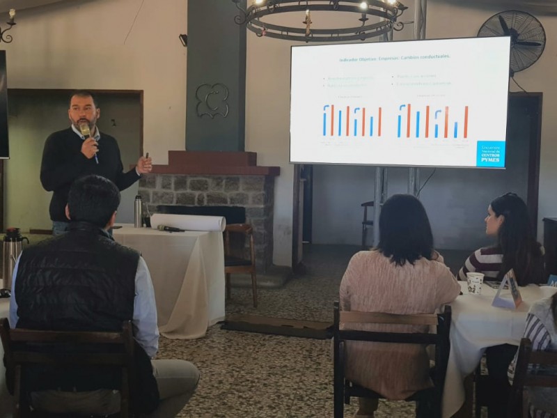 9_gaston_presentando_3