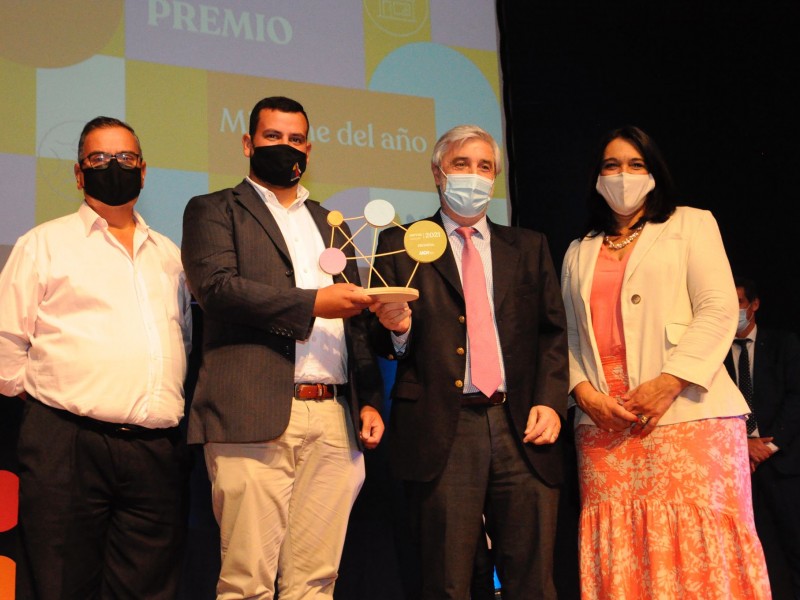 Astillero_Alvarez_recibiendo_premio